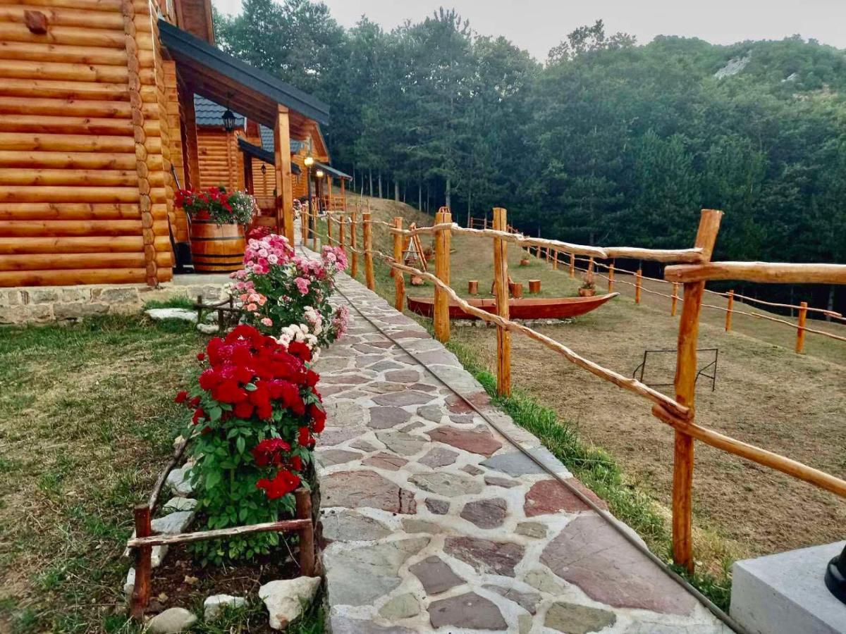 Forest&Lake Cottages Вирпазар Экстерьер фото